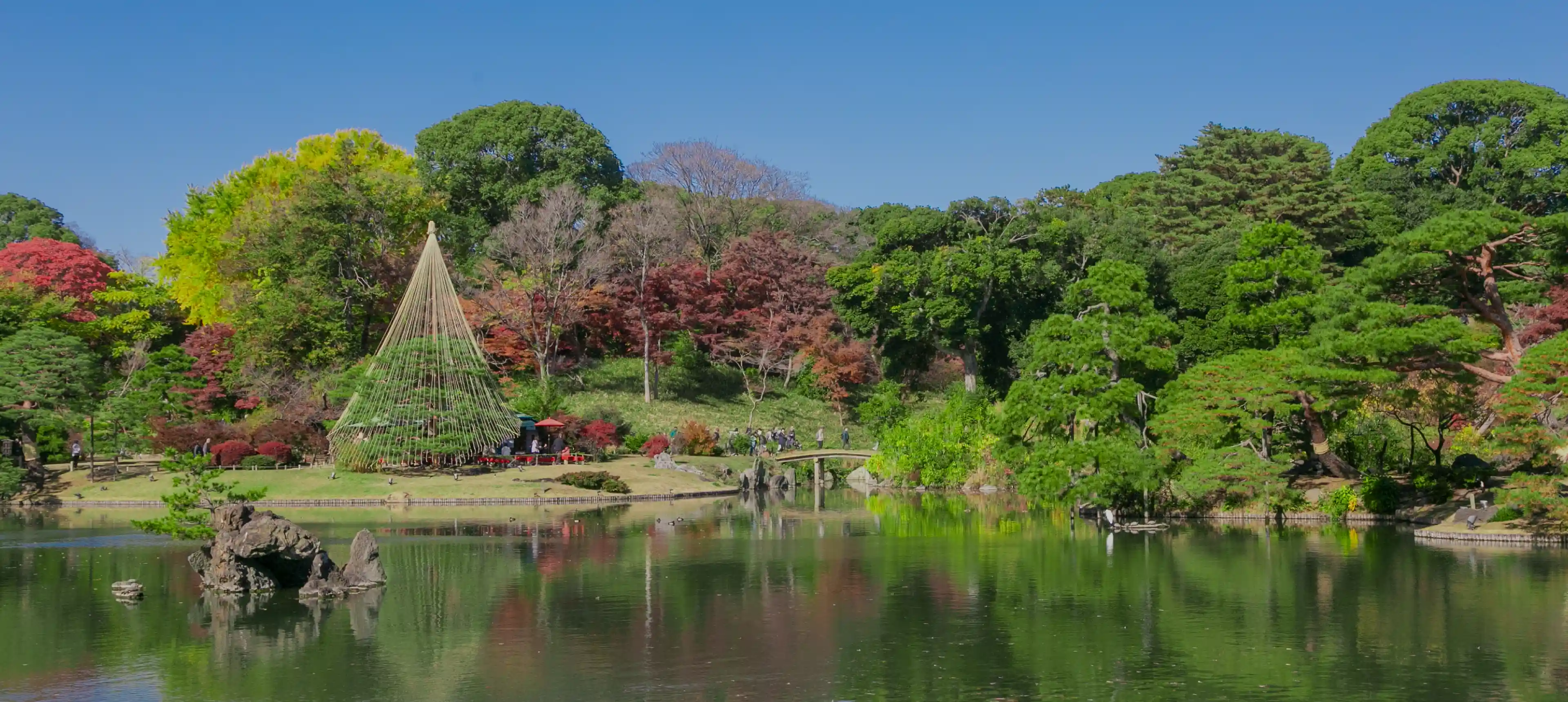 六義園（徒歩16分/約1,210m）