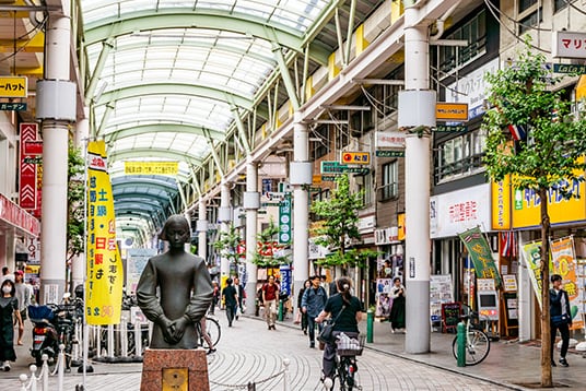 LaLaガーデン⾚⽻スズラン通り商店街（徒歩1分／約10m）