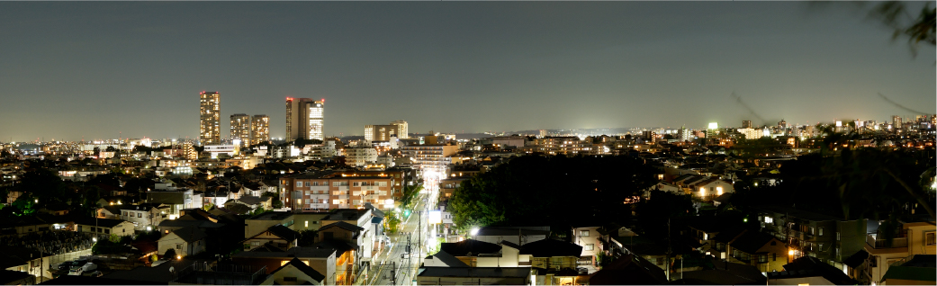 夜の眺望写真 2025年7月現地8階（建築基準法上7階）より西方向を撮影