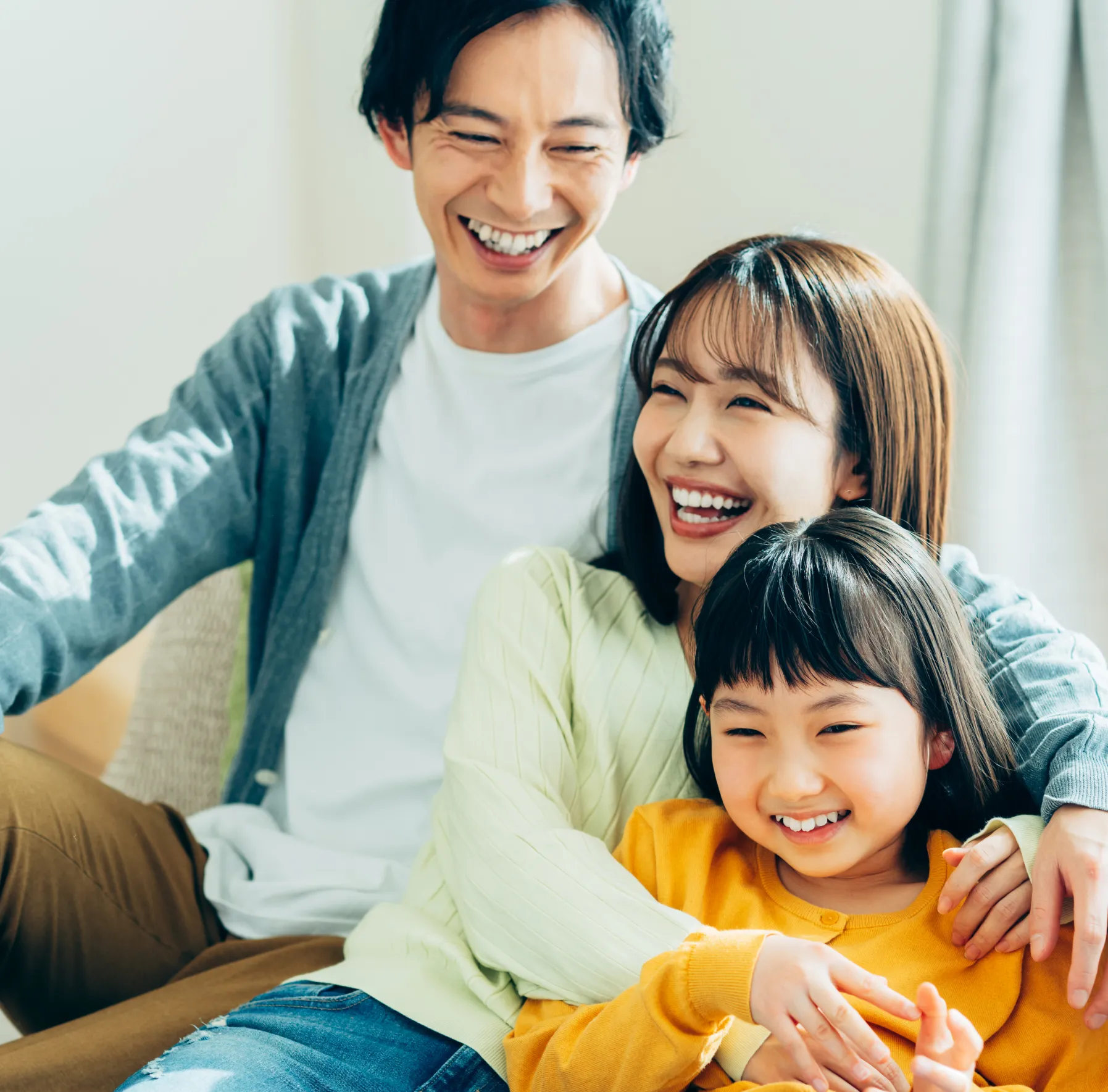 陽あたりのいいリビングのイメージ画像