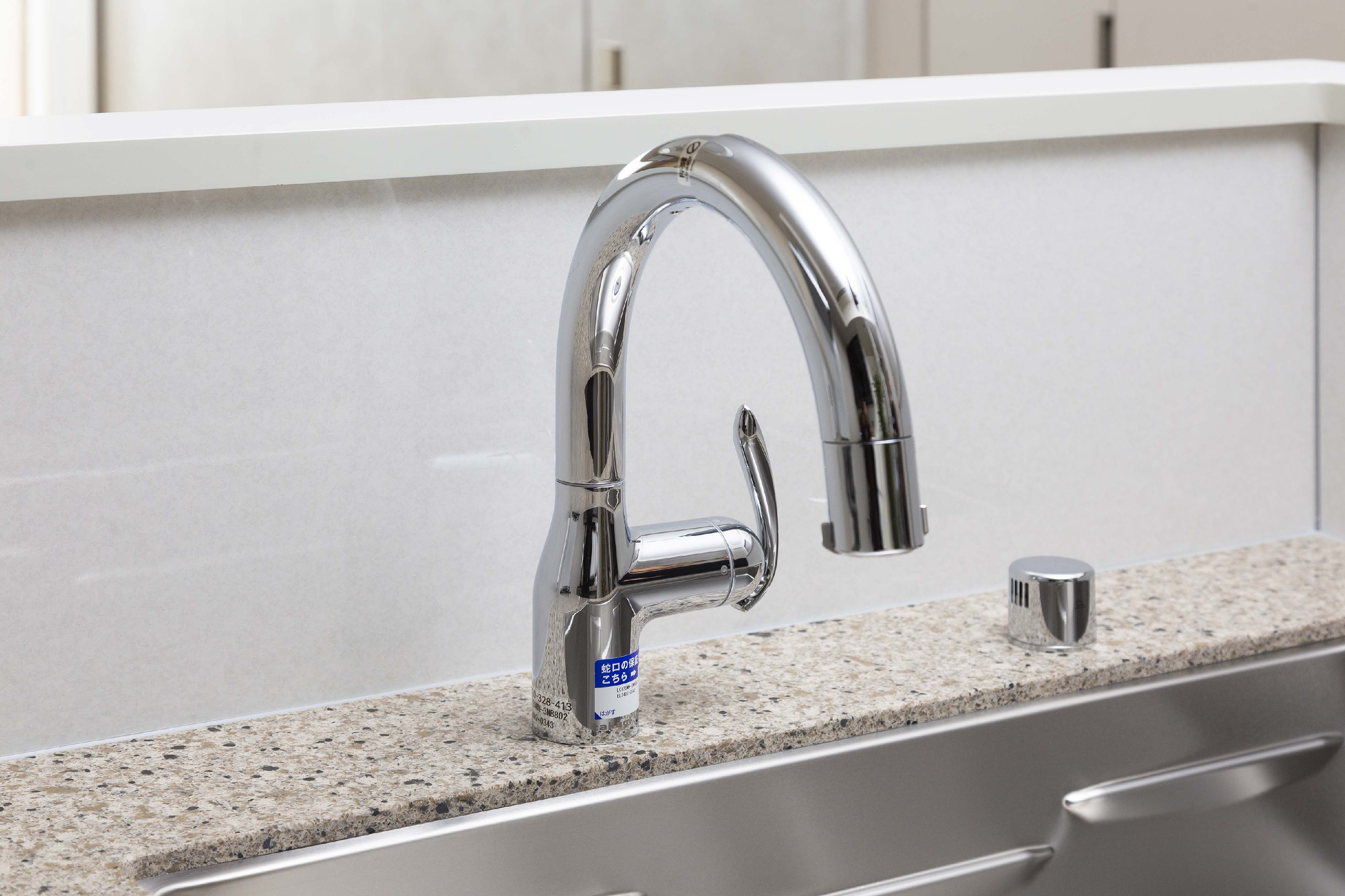 タッチレスビルトイン浄水器