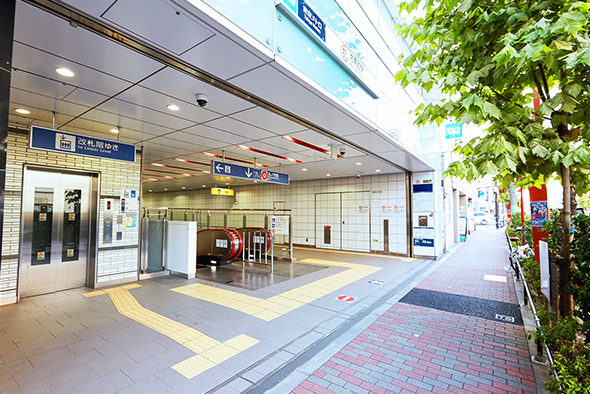 「方南町」駅3番出口（徒歩6分／約410m）※イーストエントランスより