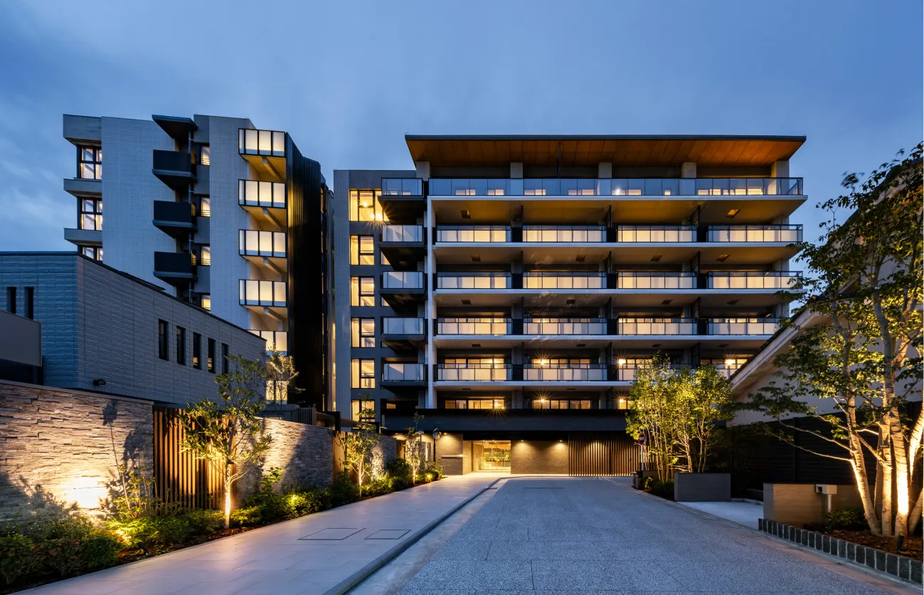 プラウド府中晴見町外観の写真（夕景）