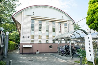 すくすくひろば