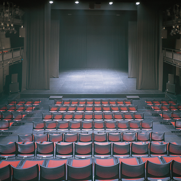 吉祥寺シアター／徒歩2分（約150m）