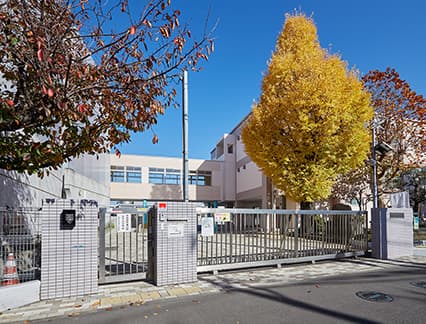 川崎市立高津小学校（約440m／徒歩6分）