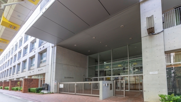 北区立赤羽岩淵中学校（約850m／徒歩11分）