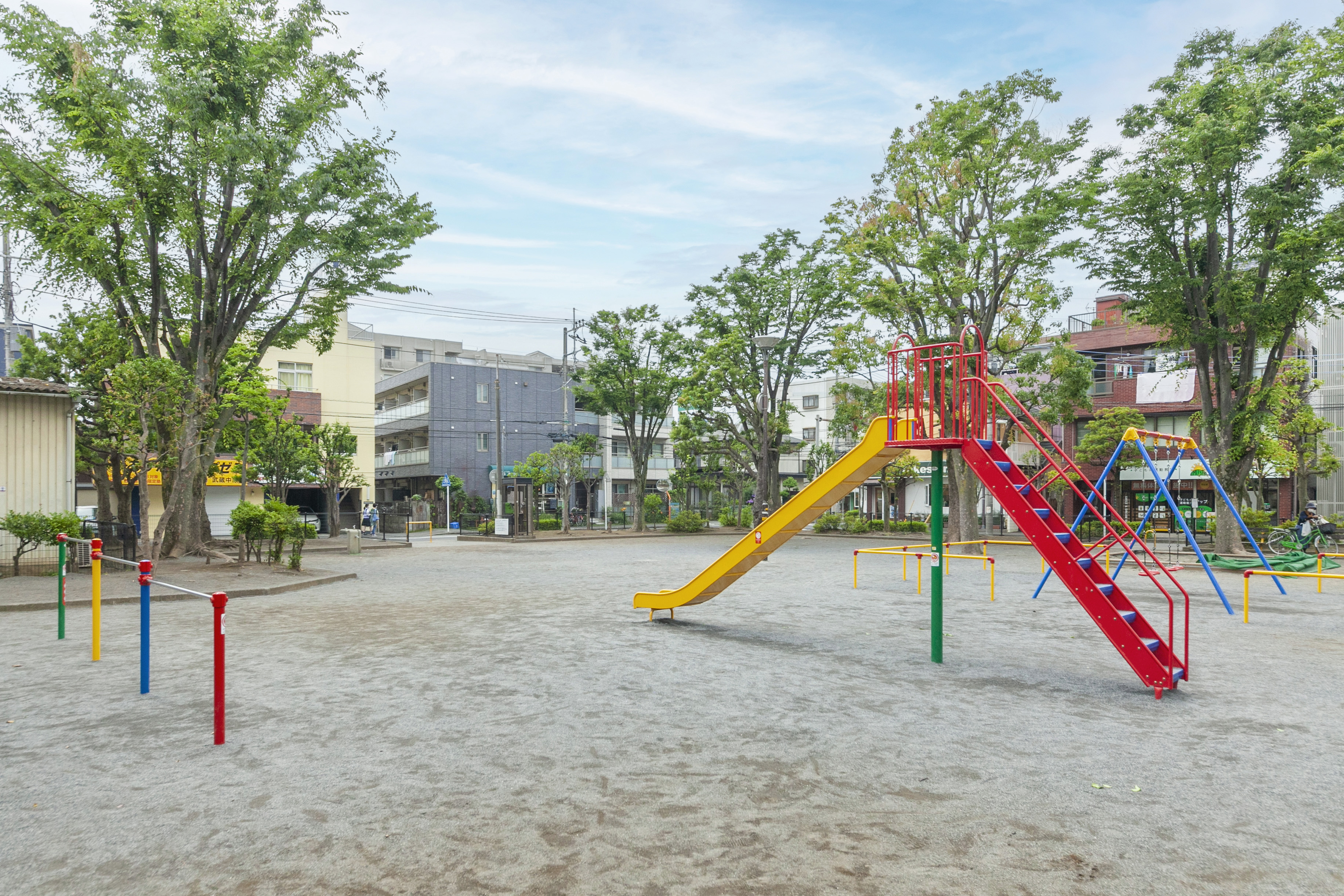 下田中公園（約370m／徒歩5分）