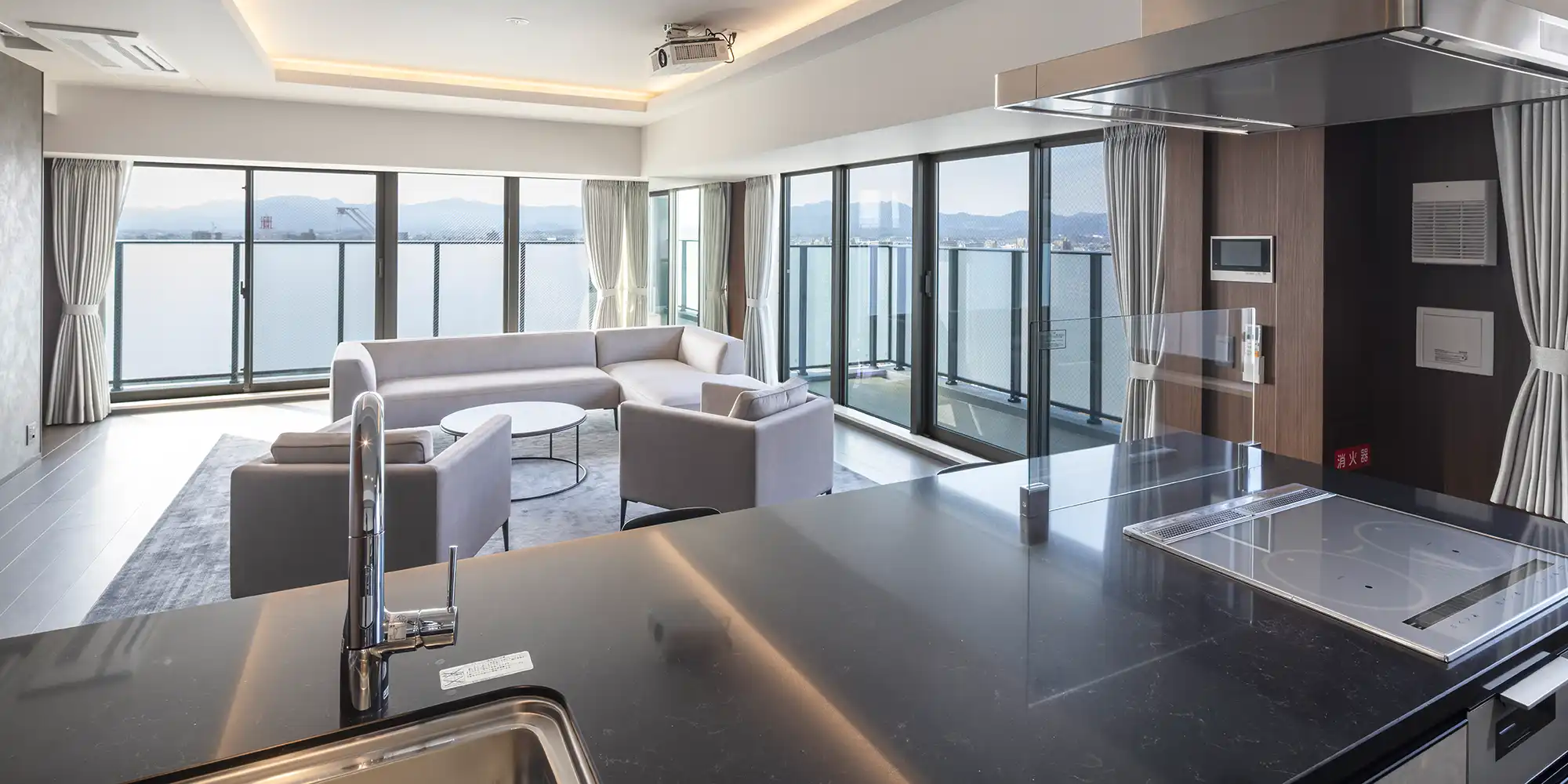 スカイラウンジ