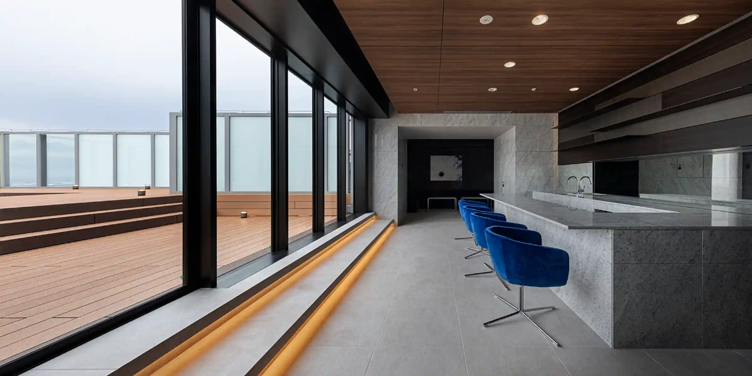 スカイラウンジ