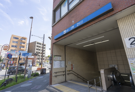 地下鉄名城線・鶴舞線「八事」駅（徒歩10分／約760m）2番出入口