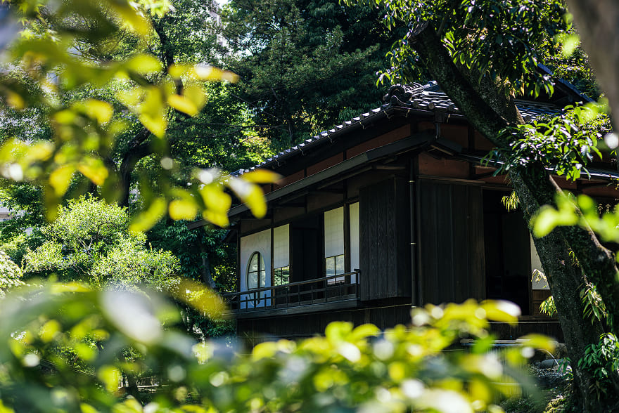揚輝荘（徒歩16分／約1,270m）