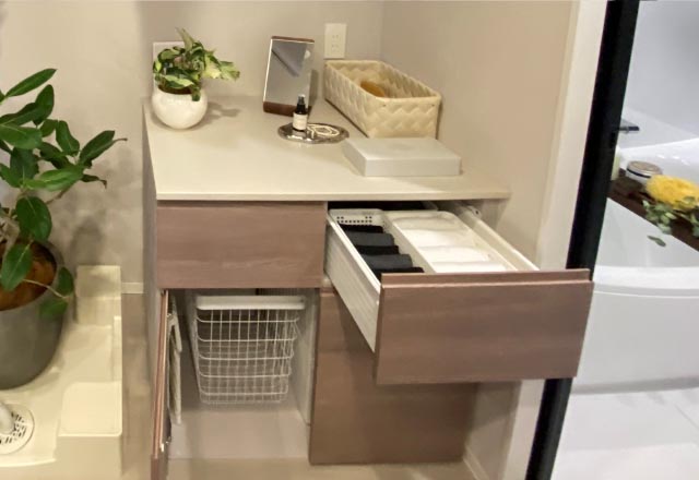 洗面化粧室に設置の“家事が楽になるカウンター” 参考写真