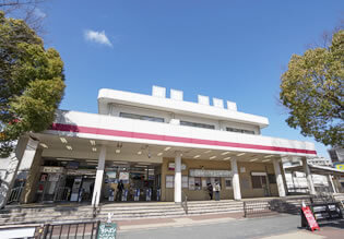 阪急電鉄「塚口」駅（徒歩1分／約80m）