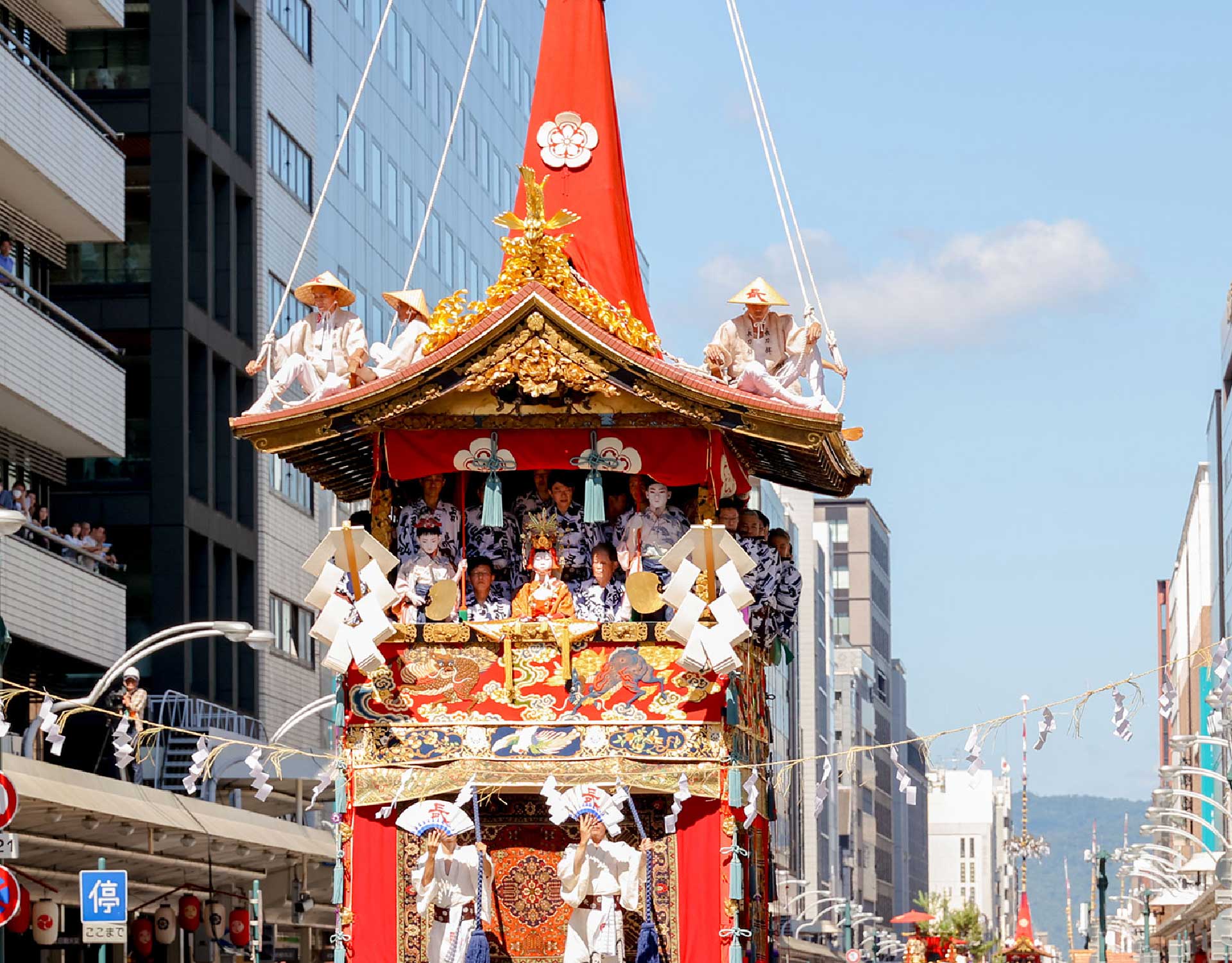 祇園祭（提供：JAPAN IMAGES）