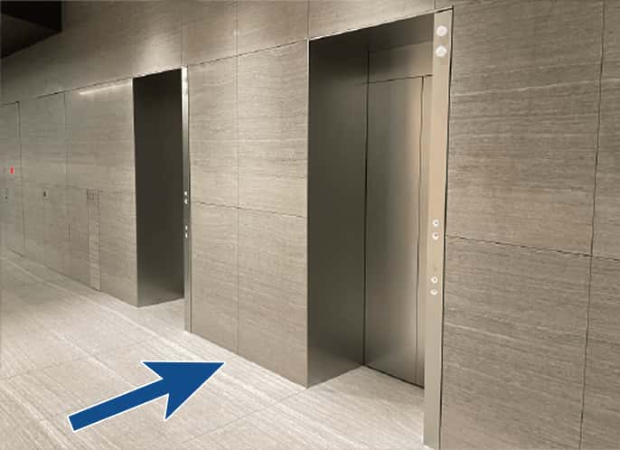 エレベーターの入り口